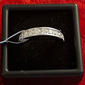 Luxury‎ Moissanite Diamond 1.0 CTW Ring size 7